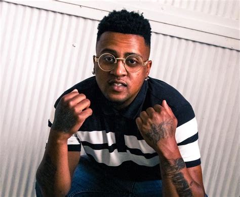 Exclusive One On One Interview With Fresh New Missouri Artist Ezzy Babe GenZHipHop