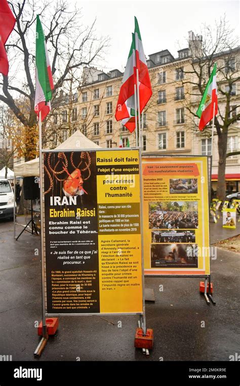 Retratos De Las Víctimas De La Represión Iraní Se Colocan Cerca De La Asamblea Nacional Francesa