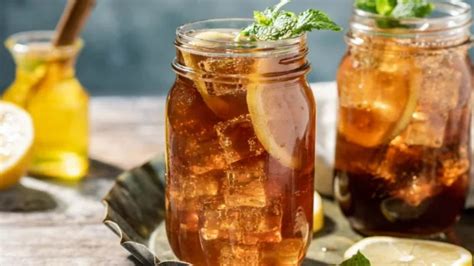 Why Ordering A Long Island Iced Tea Is A Red Flag For Bartenders