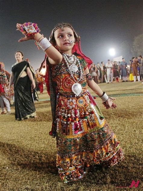 People Celebrate Navratri Festival With Dance, Music Across India ...