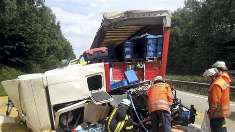 Schwerer Lkw Unfall bei Groß Ippener