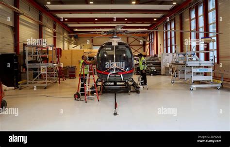 Mechanics Helicopter Hi Res Stock Photography And Images Alamy