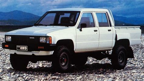 Toyota Hilux Completa Anos De Produ O Relembre A Hist Ria Da Picape