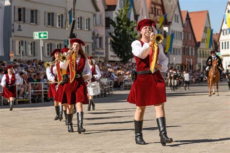 Bilder Historischer Festzug Und Lagerleben Biberacher Sch Tzenfest