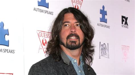 Foo Fighters' Dave Grohl releases extended edition of memoir | Thunderbolt Radio