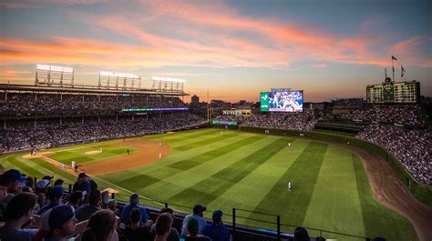 Wrigley Field, Chicago, IL [5760 x 3231] : r/stadiumporn