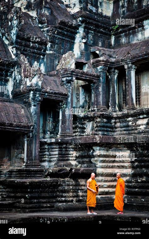 Monk Cambodia Meditating Temple Ruins Hi Res Stock Photography And