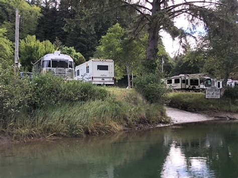 Cozy Rosie Coyote Rock Rv Resort Lincoln City Oregon July 2018