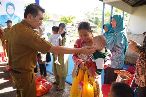 Pj Wali Kota Pontianak Salurkan Bantuan Penanganan Stunting Antara