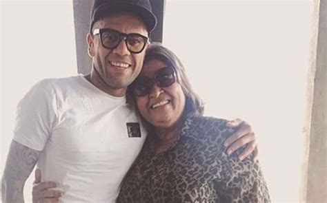 Madre De Dani Alves Se Muestra Devastada En Redes Sociales Mediotiempo