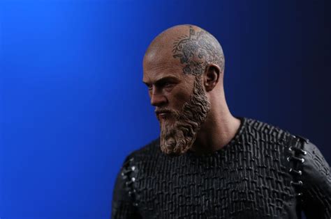 VIKINGS: KING RAGNAR 1/9 Statue CHRONICLE COLLECTIBLES | Edicollector