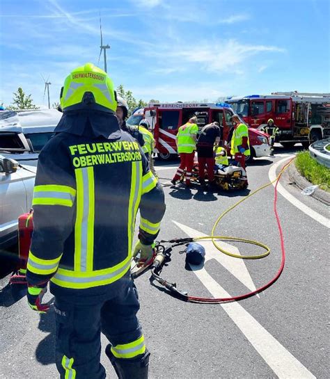 Menschenrettung nach spektakulären Unfall FF Oberwaltersdorf