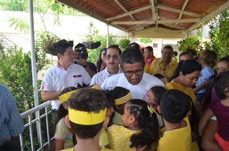 Entrega de aires acondicionados al CEB José Trinidad Cabañas