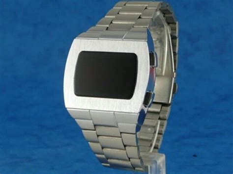 Time Shop Uk Retro LED Watch Silver Homage To The 1970s Vintage Digital