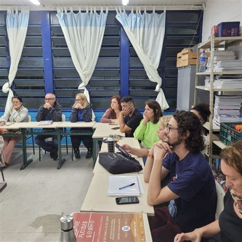 Professores De Escola Municipal De Boiçucanga Participam De Htpc Sobre O Programa Emergencial De