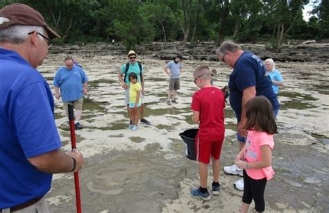 Fossil Bed Discovery Hike, Falls of the Ohio State Park - State of Indiana