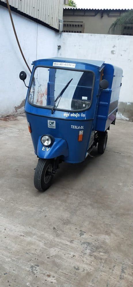 Zesar E Battery Operated Cargo Rickshaw Close Body Rickshaw Lead Acid