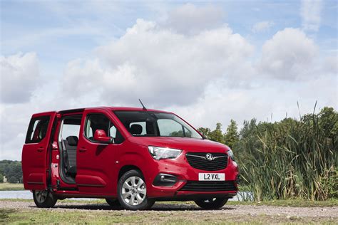 Vauxhall Combo Life (2019) - picture 2 of 2