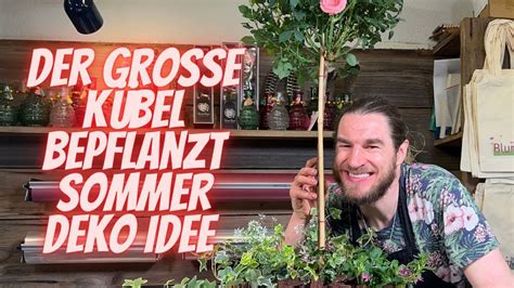 Sommer Deko Idee Vor Dem Haus Mit Rosenbaum In Grossem Gef Ss Auf