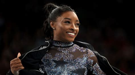 Simone Biles Just Revealed Her Go-To Gymnastics Lip Combo and Setting Powder | Glamour