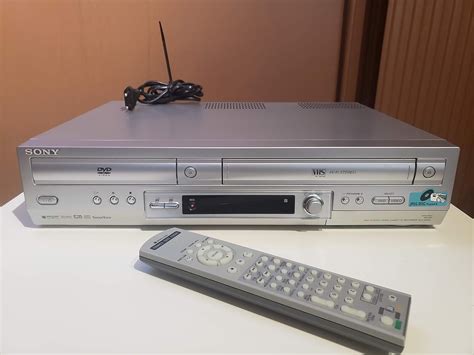 Sony SLV D950 DVD PLAYER VCR VHS VIDEO PLAYER COMBINATION 2 IN 1