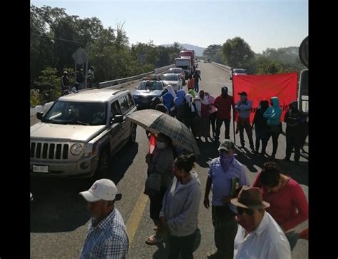 La Jornada Bloquean Carretera Por Altos Cobros De La CFE En El Istmo