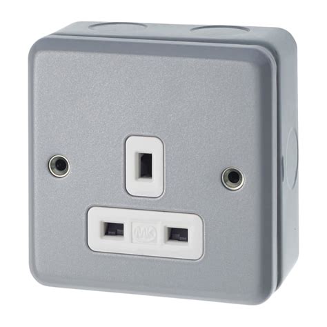 Mk 13a 1 Gang Metalclad Unswitched Socket Grey Electricaldirect