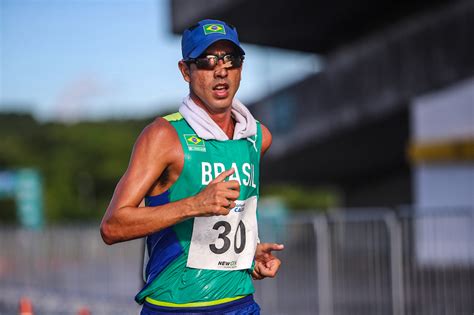 Caio Bonfim conquista medalha de prata em Varsóvia