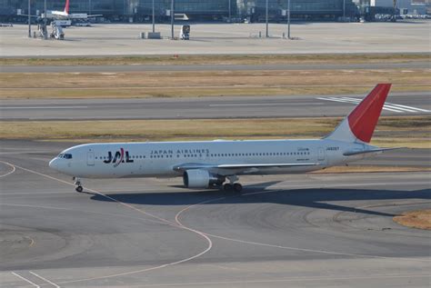 日本航空 Boeing 767 300 Ja8267 羽田空港 航空フォト By Legacy 747さん 撮影2012年01月03日