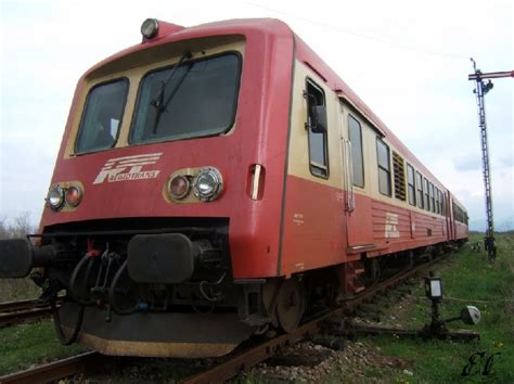 Locomotiva unui tren care circula pe relaţia Timişoara Reşiţa a luat