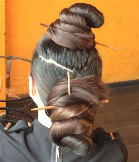 Video Mila´s Double Buns Realrapunzels