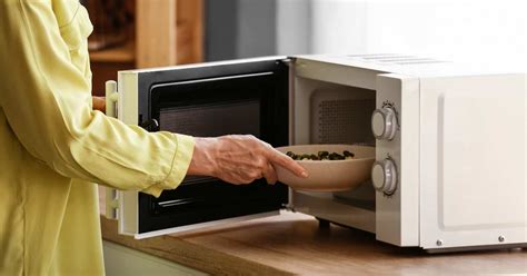 What is the difference between 1000 and 1100 watt microwave?