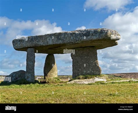 Lanyon Quoit Cornwall Dolmen Hi Res Stock Photography And Images Alamy