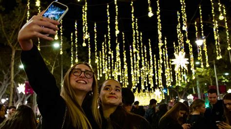 Cuándo se encienden las luces de Navidad 2024 en Barcelona y en qué