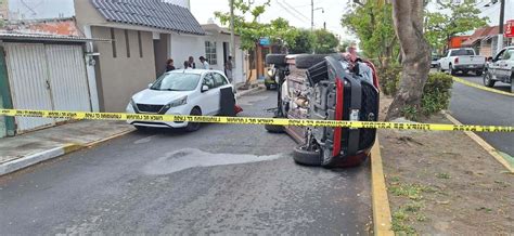 Vuelca Su Camioneta Tras Chocar En Calles De El Coyol En Veracruz