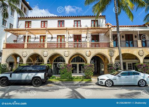 Worth Avenue in Palm Beach, Florida Editorial Photo - Image of avenue ...