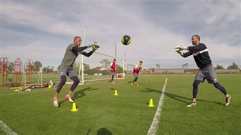 Sesi Nes Junto A Nereo Fernandez Entrenamiento De Arqueros Youtube