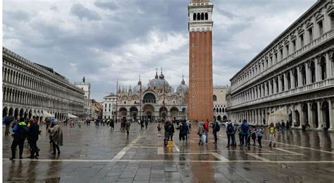 Mose A Venezia Si Alza Contro L Acqua Alta Piazza San Marco Resta