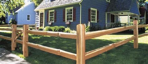 7 Great Cedar Fence Ideas for Your Home and Garden!