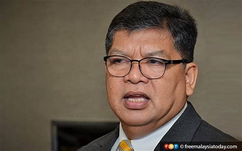 Speaker Dewan Rakyat Nafi Anak Dilantik Pegawai Khas Fmt