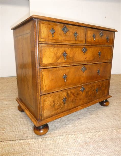 Neat Queen Anne Walnut Chest Of Drawers Antiques Atlas