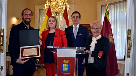 Premio a las Ciencias para Eduardo Sáenz de Cabezón Universidad de La