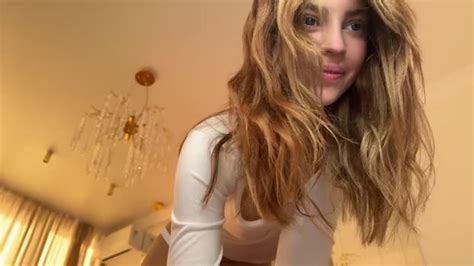 Cuteelsa Female Chaturbate 17 10 2024 CamsWeb