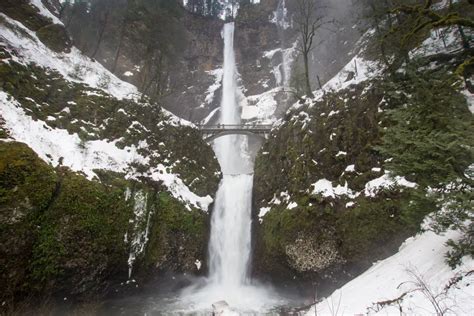 Visiting majestic Multnomah Falls in winter - The Gorge Guide