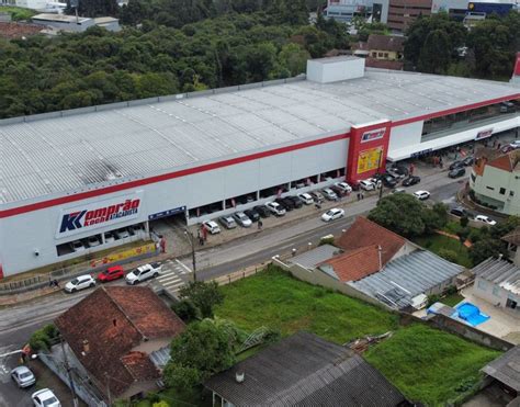 Grupo Koch Inaugura Primeira Loja Em Rio Negrinho SC Bandeira