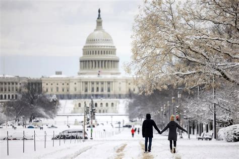 La primera gran nevada del año en Estados Unidos cubre de blanco