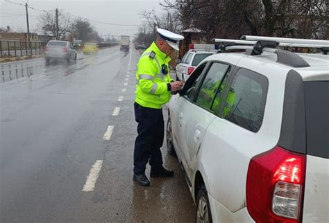 27 De Sancțiuni Contravenționale şi Trei Permise De Conducere Reținute