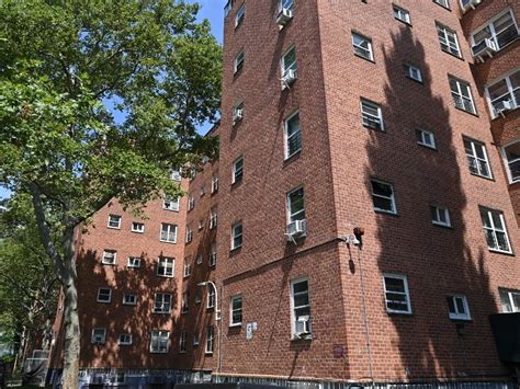 Corrupt Nycha Workers Extort 2m In Bribes Feds Say New York City