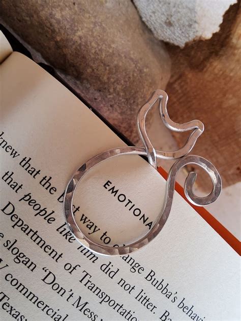 Handmade Cat Bookmark Hammered Silver Aluminum Wire Bookmark - Etsy Denmark in 2023 | Handmade ...