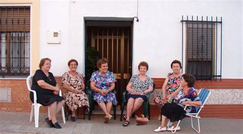 Por Qu Las Abuelas Se Sientan En La Calle Su Origen Artileon